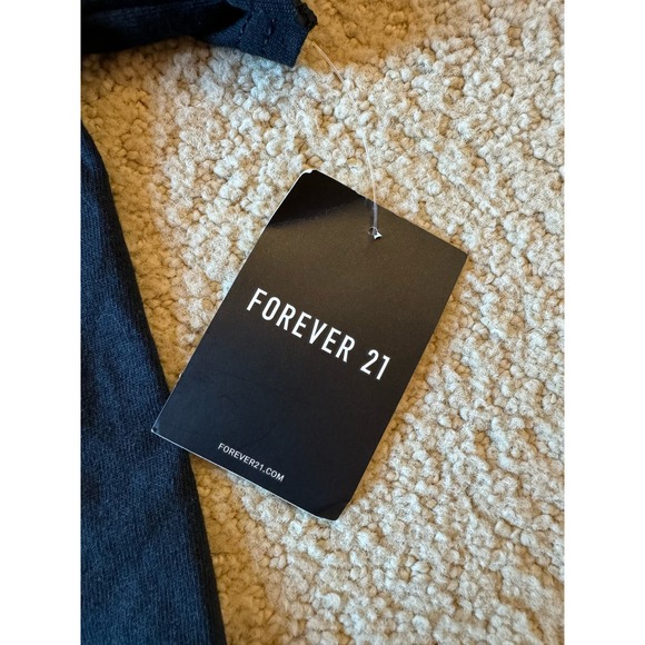 NWT Forever 21 Yugioh Embroidered Crop Tee - Picture 6 of 7